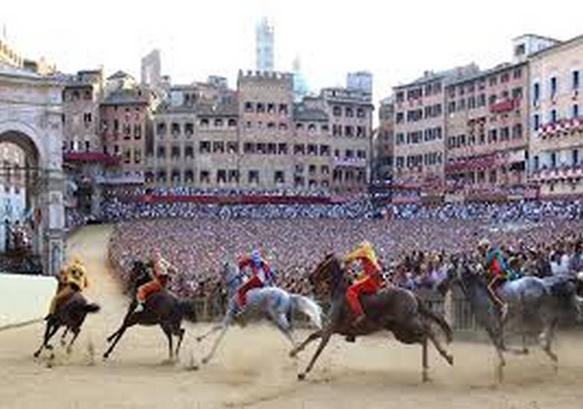 Annullato Il Palio Di Siena A Causa Della Pioggia