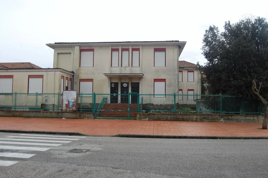 scuola elementare rione san tommaso