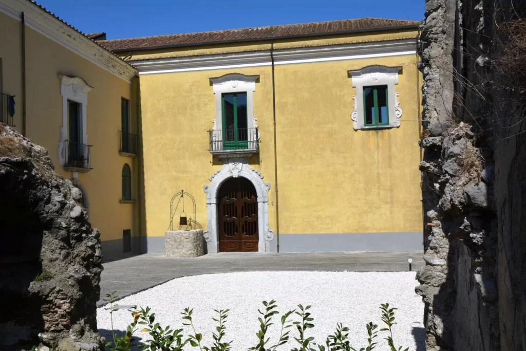 Palazzo Macchiarelli convegno incentivi invitalia giovani