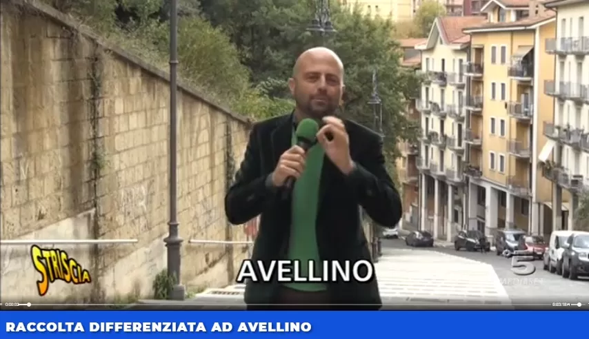 striscia la notizia luca abete avellino raccolta differenziata