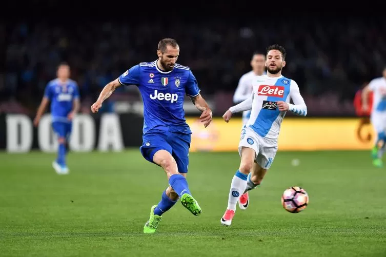 Napoli-Juve-Chiellini