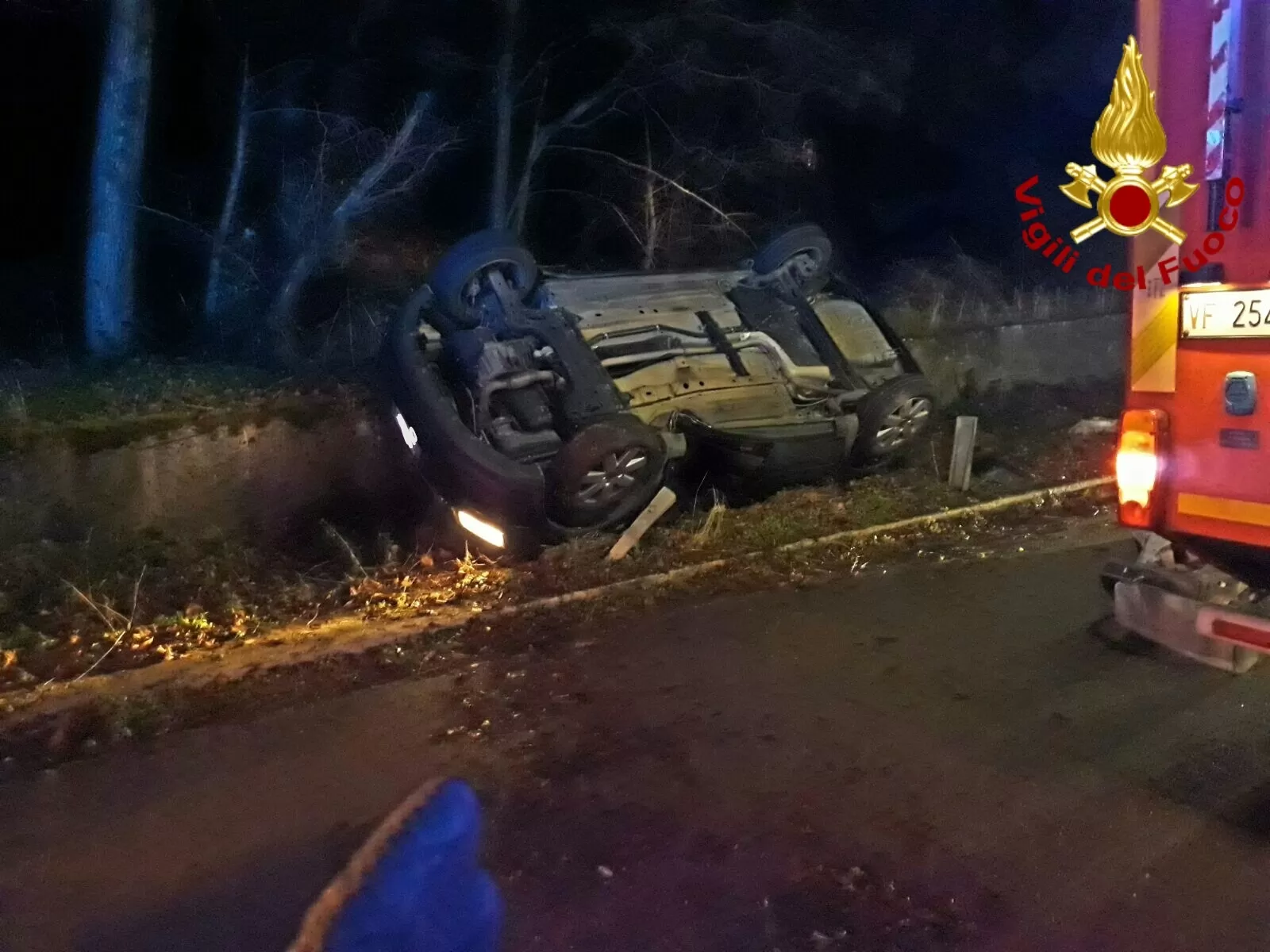 incidente auto castelvetere