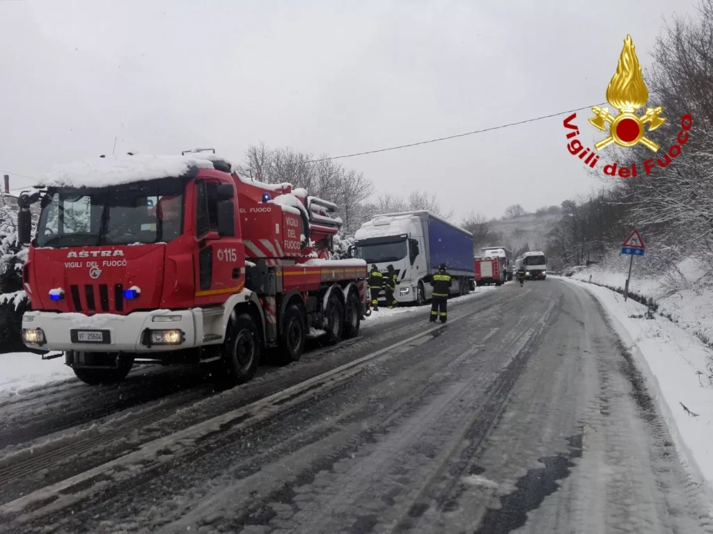 vigili del fuoco neve