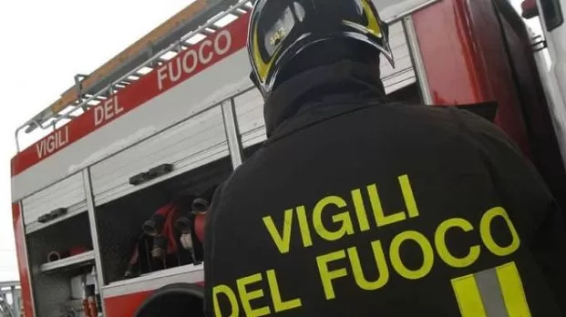 bacoli-incendio-rifiuti-falo-santantonio-denuncia