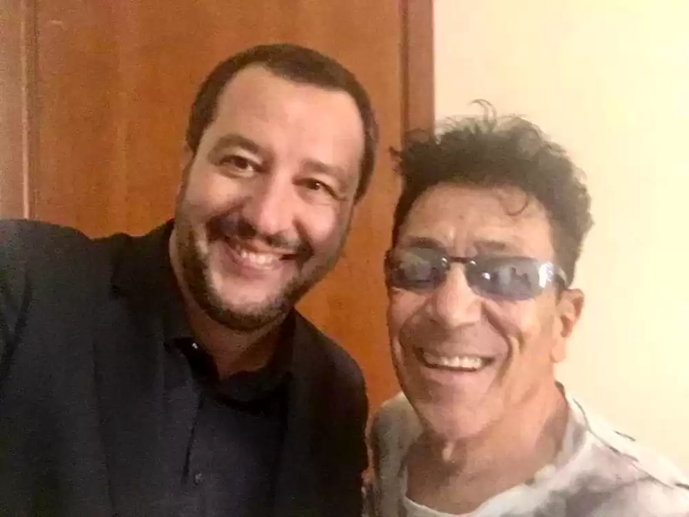 selfie-matteo-salvini-edoardo-bennato-polemiche-social