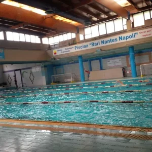 maltempo-napoli-cedimento-tetto-piscina-monfalcone