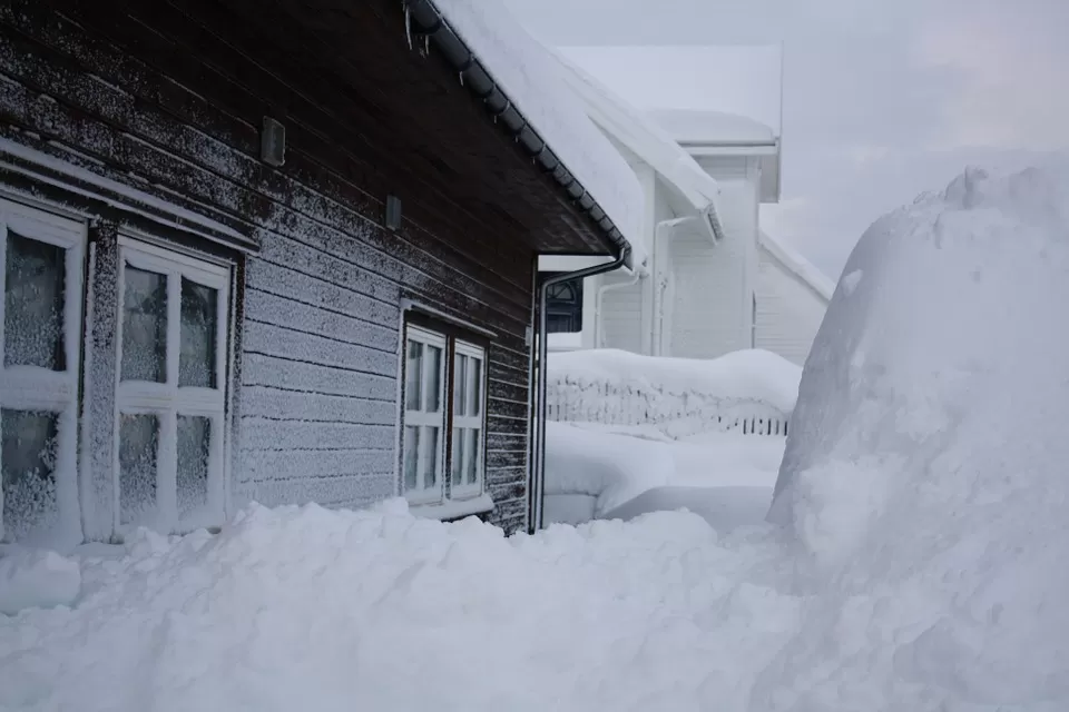 75enne bloccata dalla neve