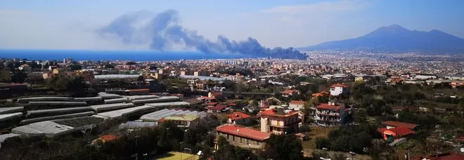 incendio fumo fabbrica