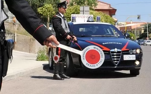 quindici-non-si-ferma-posto-blocco-carabinieri