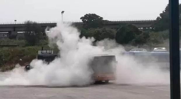 Incendio-arzano-bus-Ctp-deposito