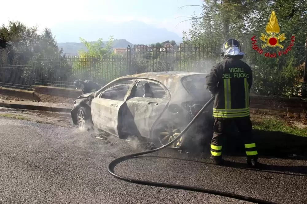 incendio-san-potito-ultra-automobile