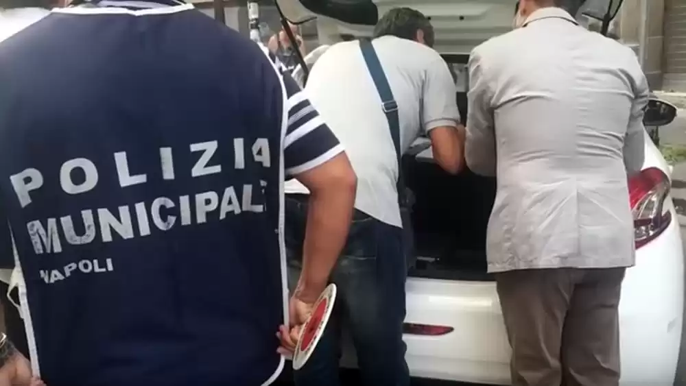 napoli-polizia-municipale-sequestri-frutta-verdura