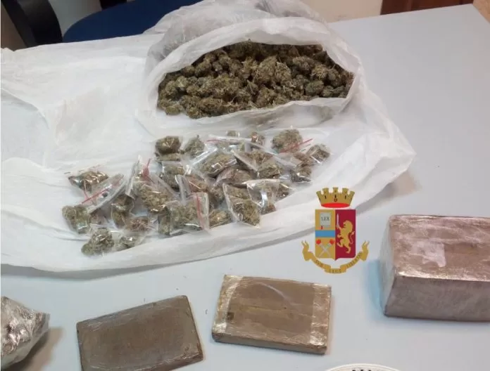 napoli-spaccio-droga-arrestata-coppia-case-nuove