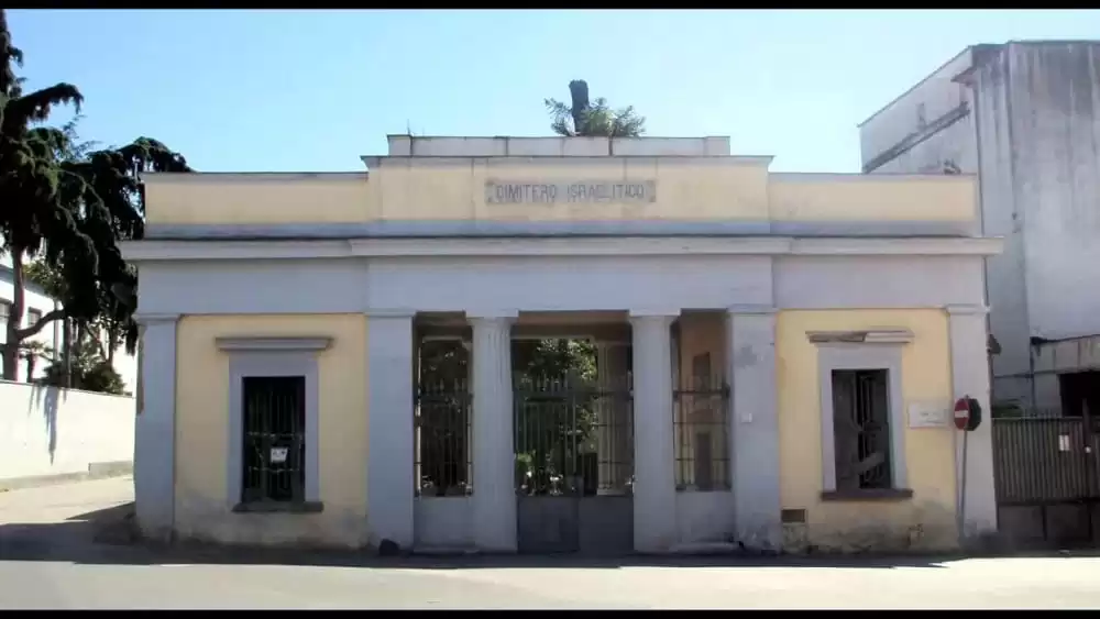 vandali-cimitero-israelitico-napoli