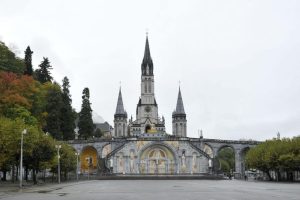 coronavirus-chiusura-santuario-lourdes