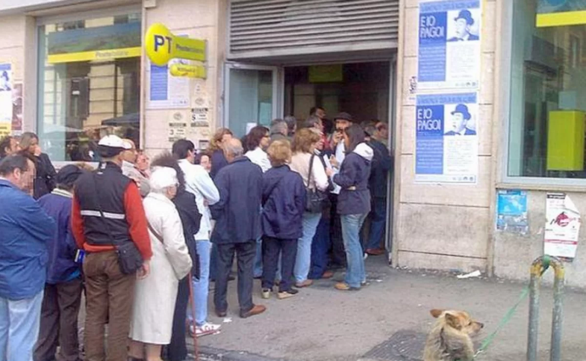 acerra-coronavirus-fila-poste