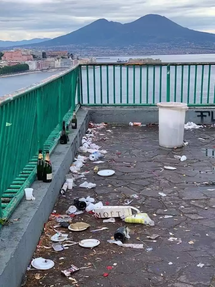 rifiuti posillipo