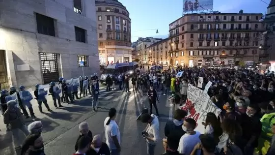 napoli-corteo-15-giugno