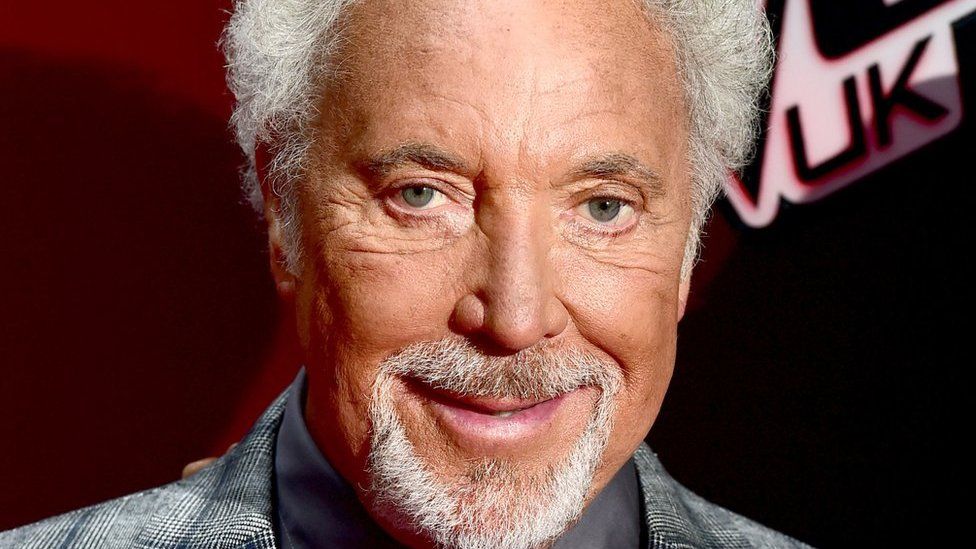 Tom Jones Biografia Carriera Successi Dischi Concerti E Vita Privata