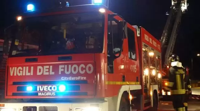 santangelo-capua-incendio-autolavaggio