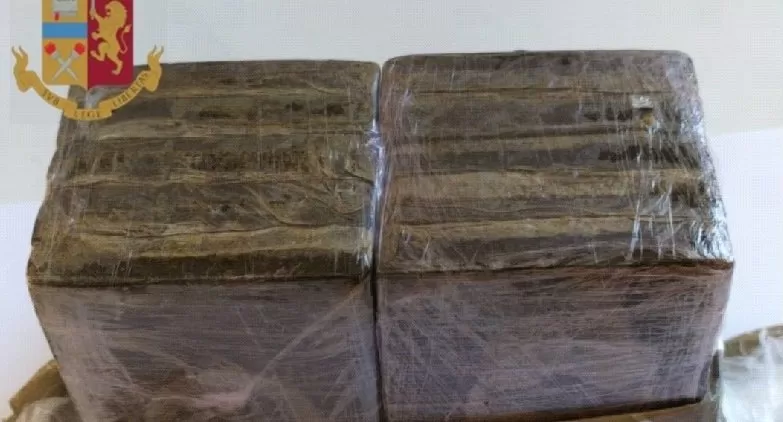 salernitano-arrestato-napoli-hashish-14-giugno