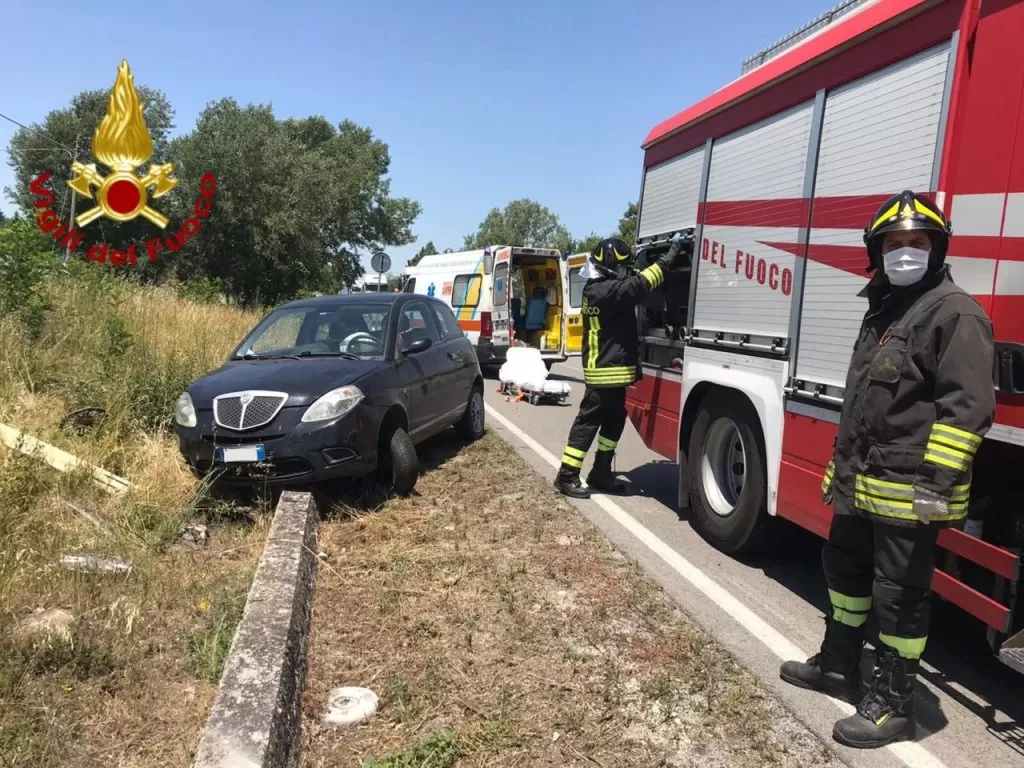 conza-della-campania-auto-fuori-strada