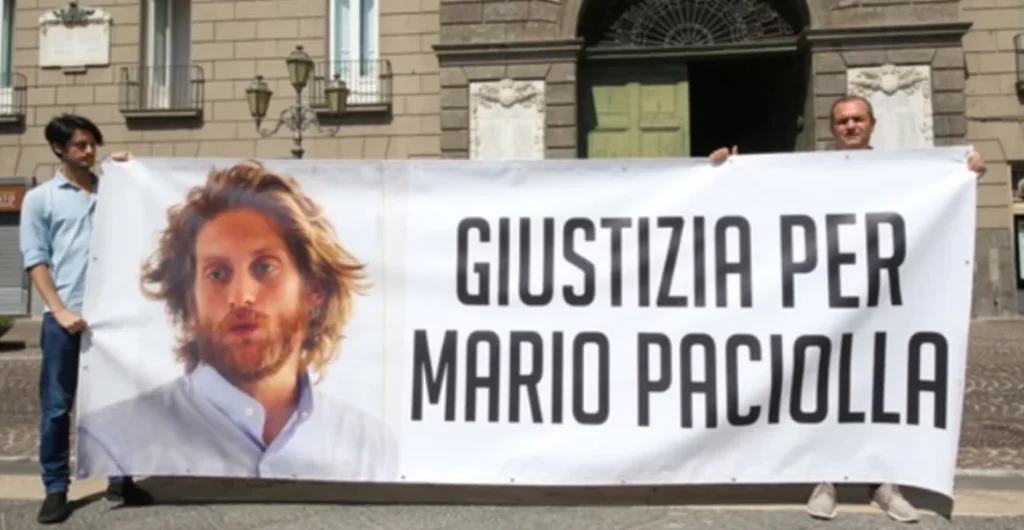 mario-paciolla-striscione-comune-napoli