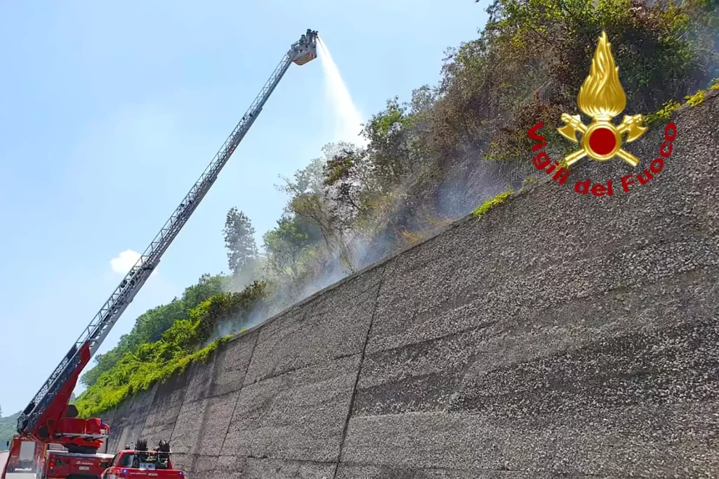 autostrada-a16-napoli-canosa-incendio