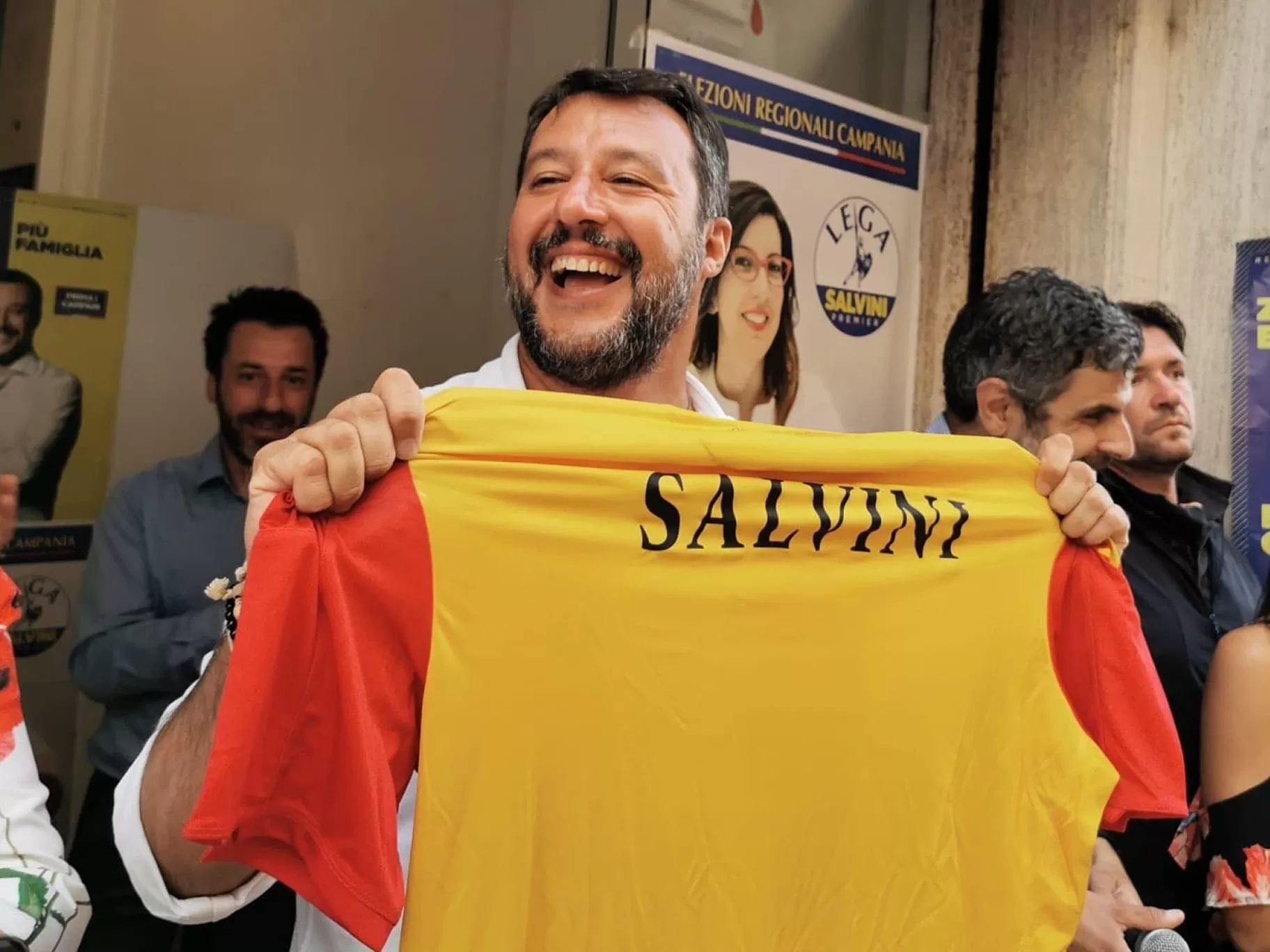 matteo-salvini-benevento-senza-mascherina