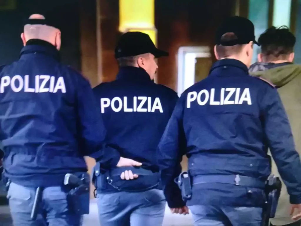 napoli-tenta-truffa-pacco-anziani-denunciato-31enne