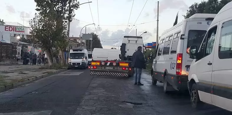 chiuso-mercato-teverola-protesta-commercianti-16-ottobre