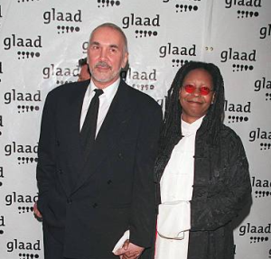 Whoopi Goldberg e Frank Langella