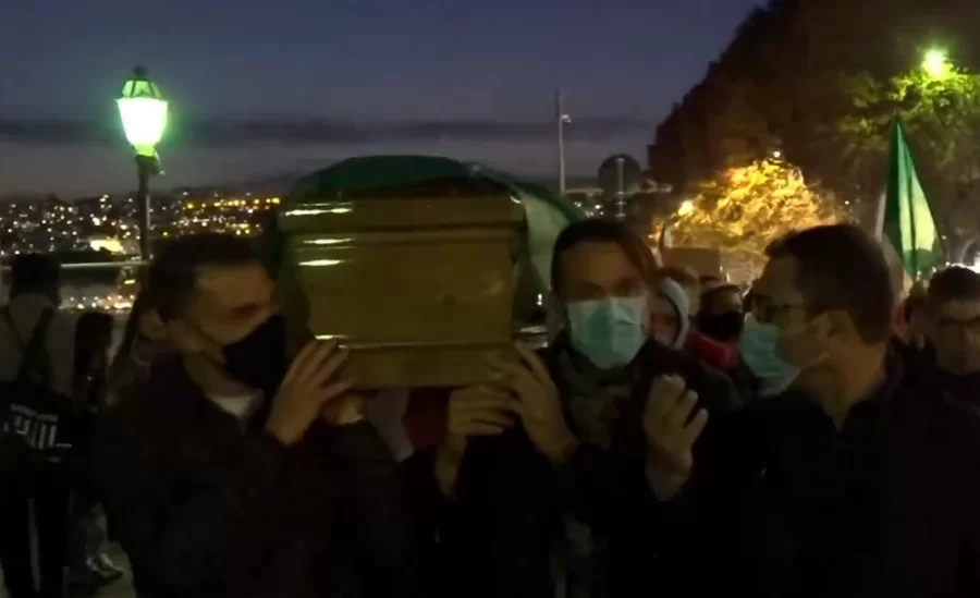 napoli-corteo-funebre-commercianti-2-novembre