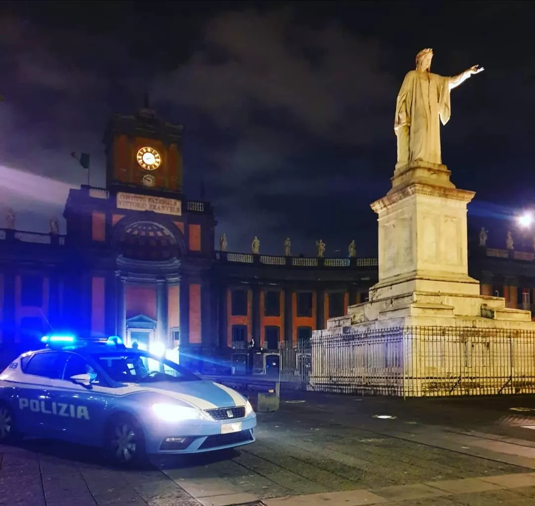 napoli danneggia ambulanza denuncia 26 gennaio