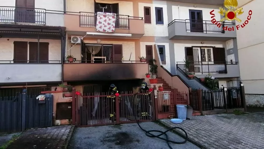 incendio-villetta-avella-via-giosue-carducci-5-febbraio