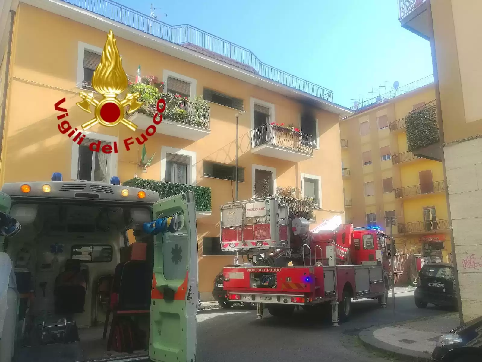 incendio-avellino-largo-montefusco-cosa-e-successo