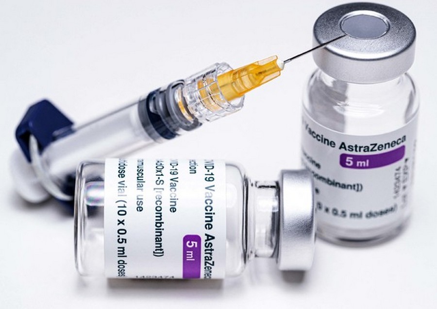 vaccino-astrazeneca-esclusi-fattori-rischio-specifici-cosa-succede
