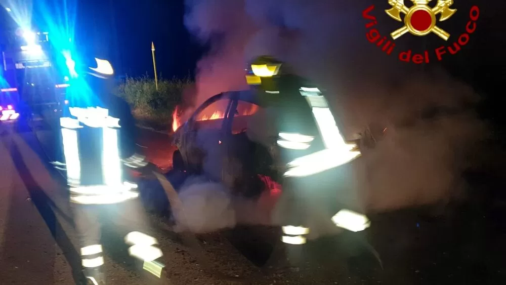 incendio-roccabascerana-auto-fiamme