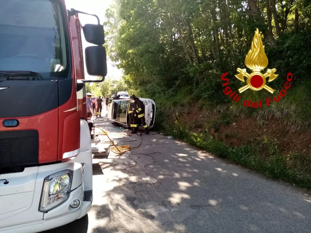 incidente-santangelo-dei-lombardi-auto-sbanda-si-ribalta-cosa-e-successo