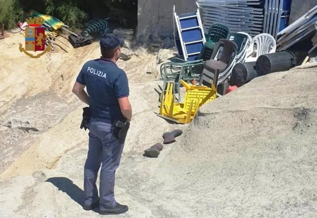 napoli-sequestro-lido-abusivo-marechiaro