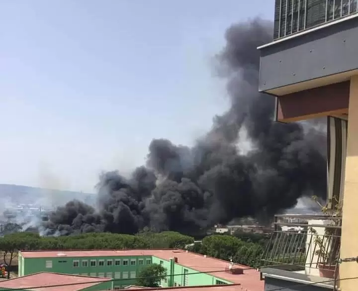 incendio-via-cupa-bolino-napoli-asilo-nido-evacuato