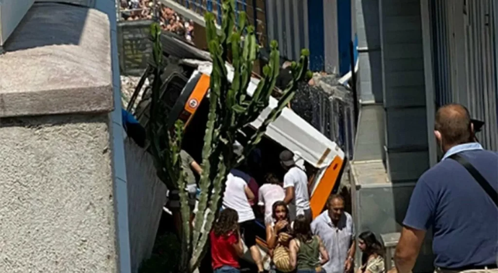 capri-ringhiera-freni-bus-inchiesta-procura