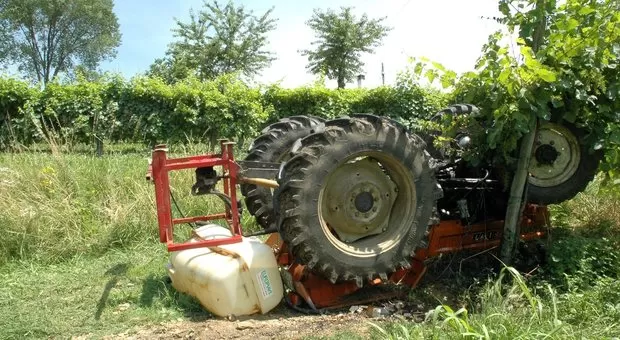 incidente-chiusano-san-domenico-morto-trattore