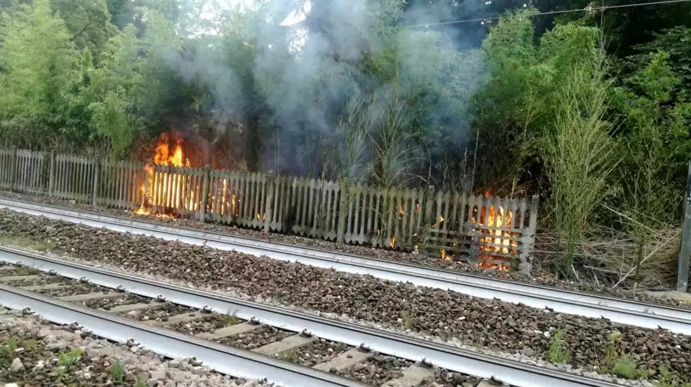 incendio-stazione-circumvesuviana-fermano-linee