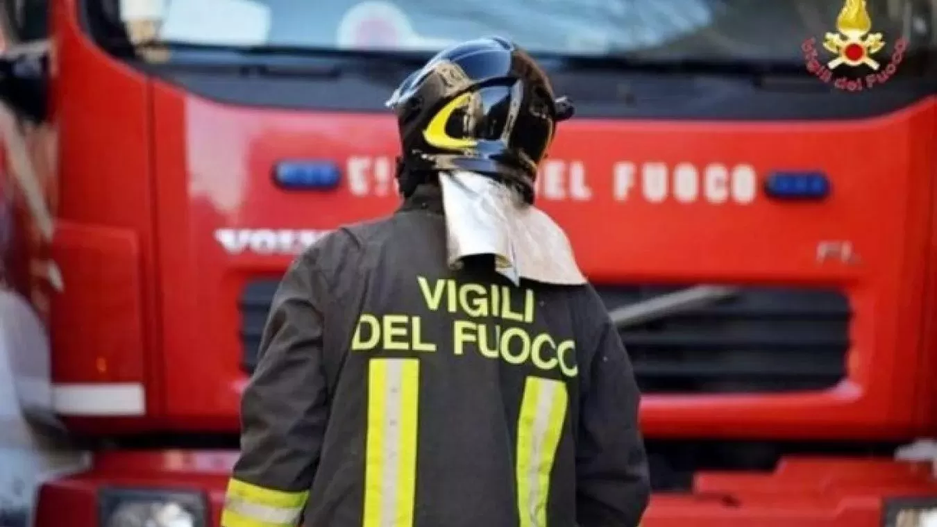 paura-aversa-fiamme-appartamento-via-san-nicola