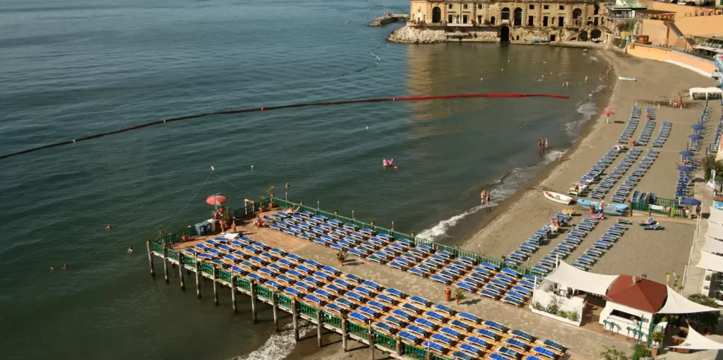 chiusi-lidi-posillipo-rischio-frane-inondazioni