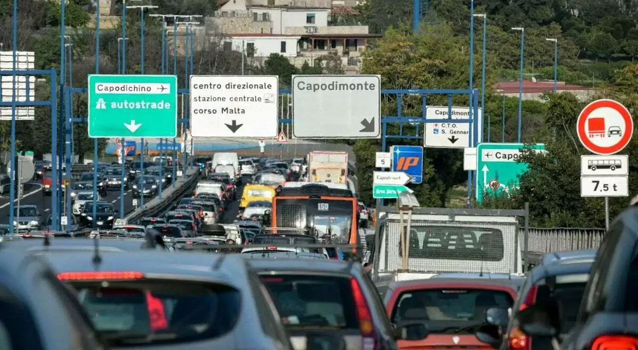 napoli-caselli-liberi-contro-caos-tangenziale