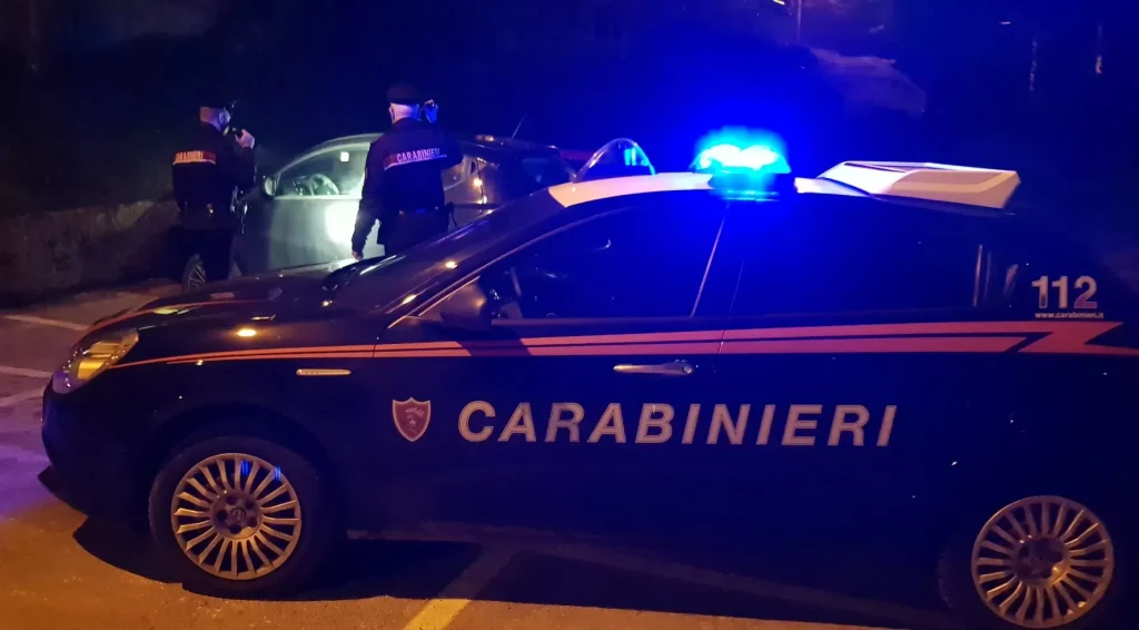 schianta auto carabinieri