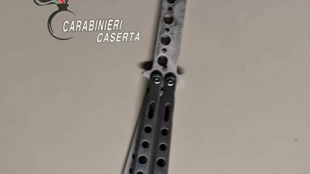 aversa fermato coltello