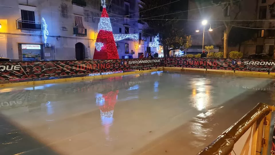 bacoli-pista-pattinaggio-ghiaccio